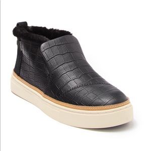 toms black croc embossed leather
